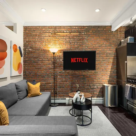 Elegant & Modern Stay